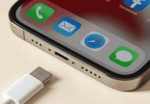 岳口镇苹果15维修分享iPhone15改USB-C接口后能和安卓用户互借充电器吗